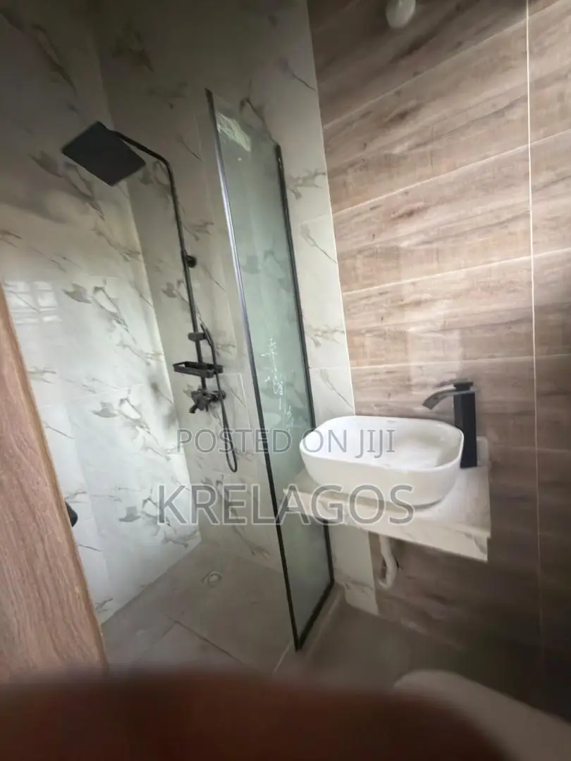 4bdrm Duplex in Chevron for sale in Chevron
