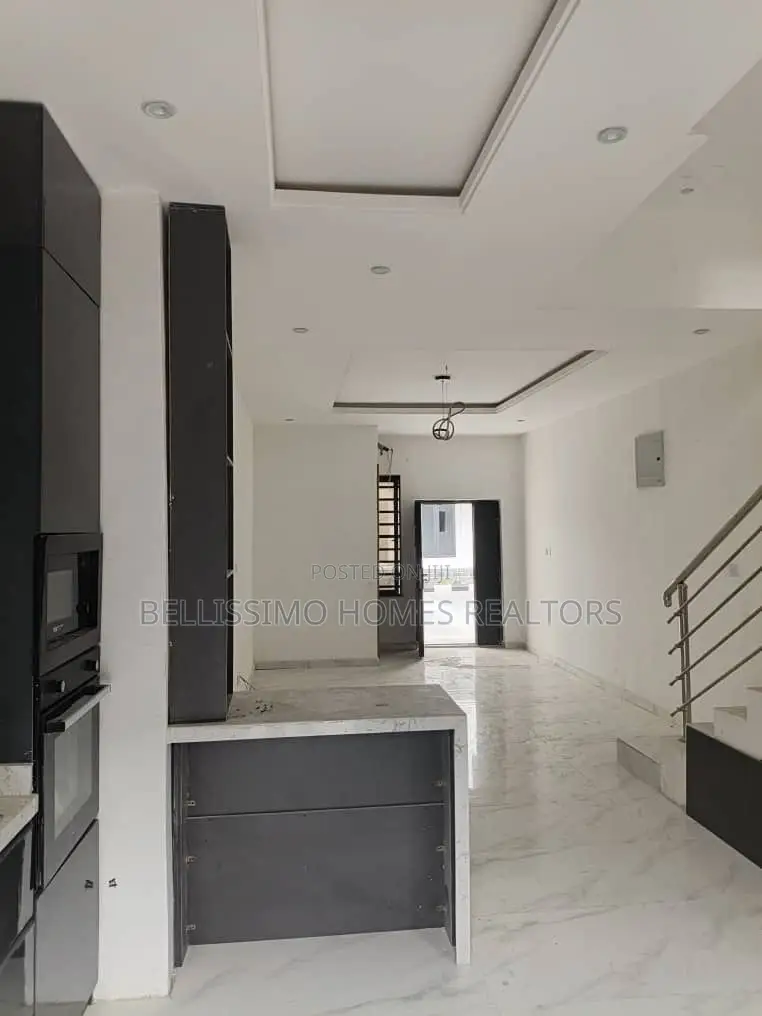 4bdrm Townhouse/Terrace in Lekki Phase 1 for sale in Lekki Phase 1