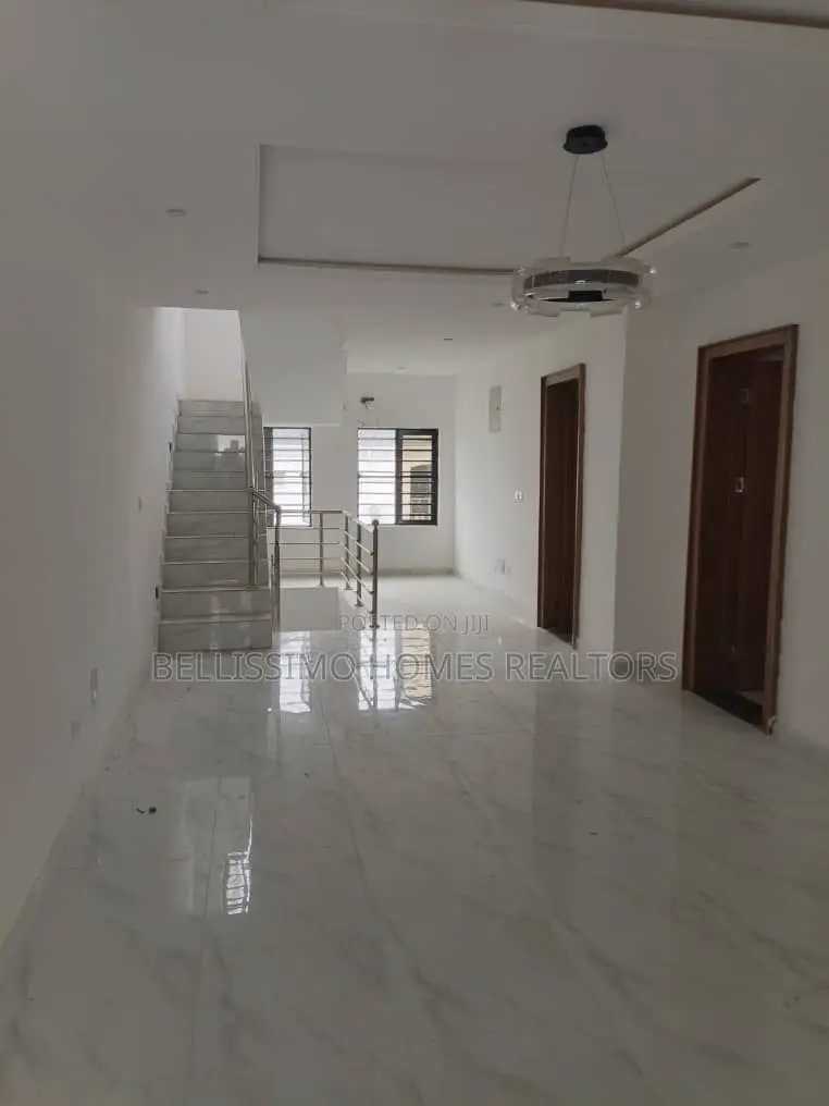 2bdrm Townhouse/Terrace in Off Freedom Way, Lekki Phase 1 for sale in Lekki Phase 1