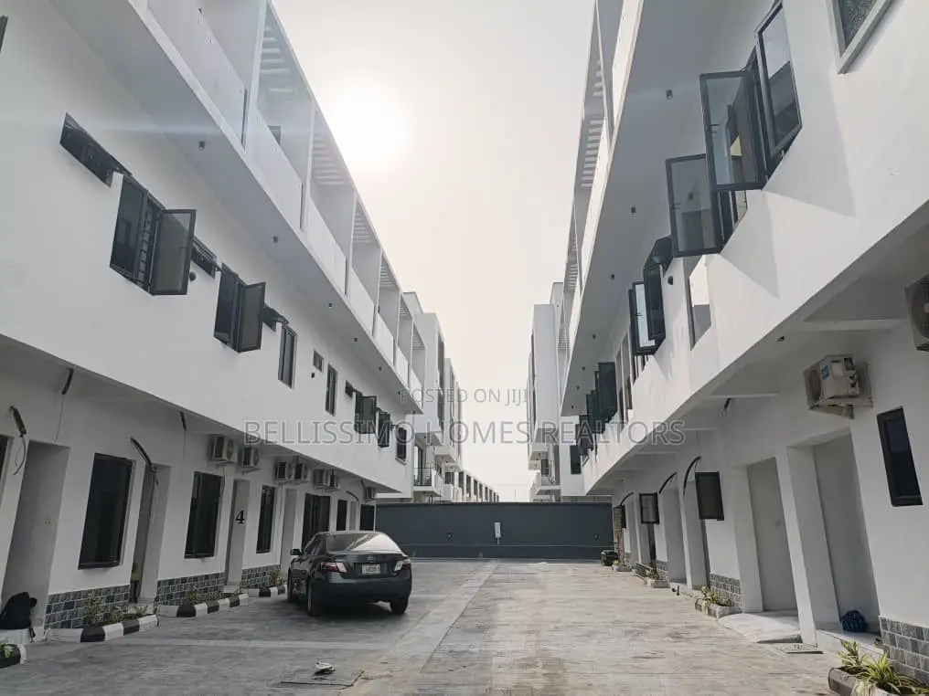 2bdrm Townhouse/Terrace in Off Freedom Way, Lekki Phase 1 for sale in Lekki Phase 1