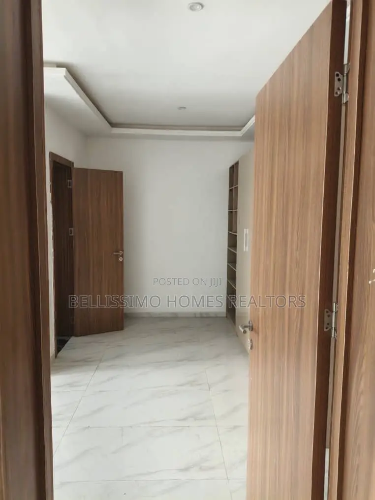 2bdrm Townhouse/Terrace in Off Freedom Way, Lekki Phase 1 for sale in Lekki Phase 1