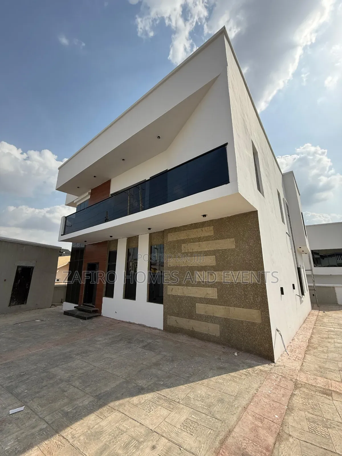 4bdrm Duplex in Kolapo Ishola Gra, for sale in Ibadan