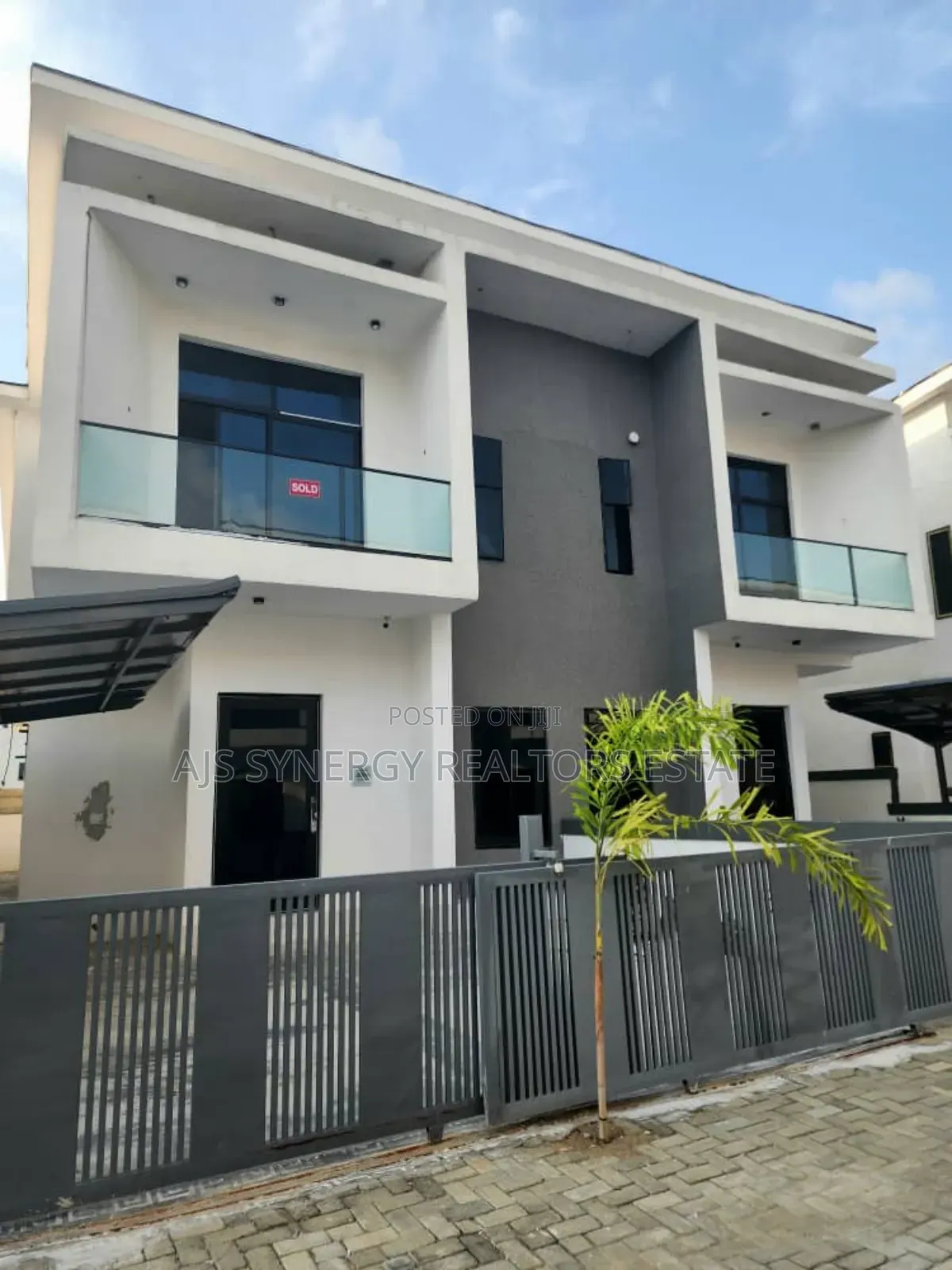 4bdrm Duplex in Chevron for rent in Chevron