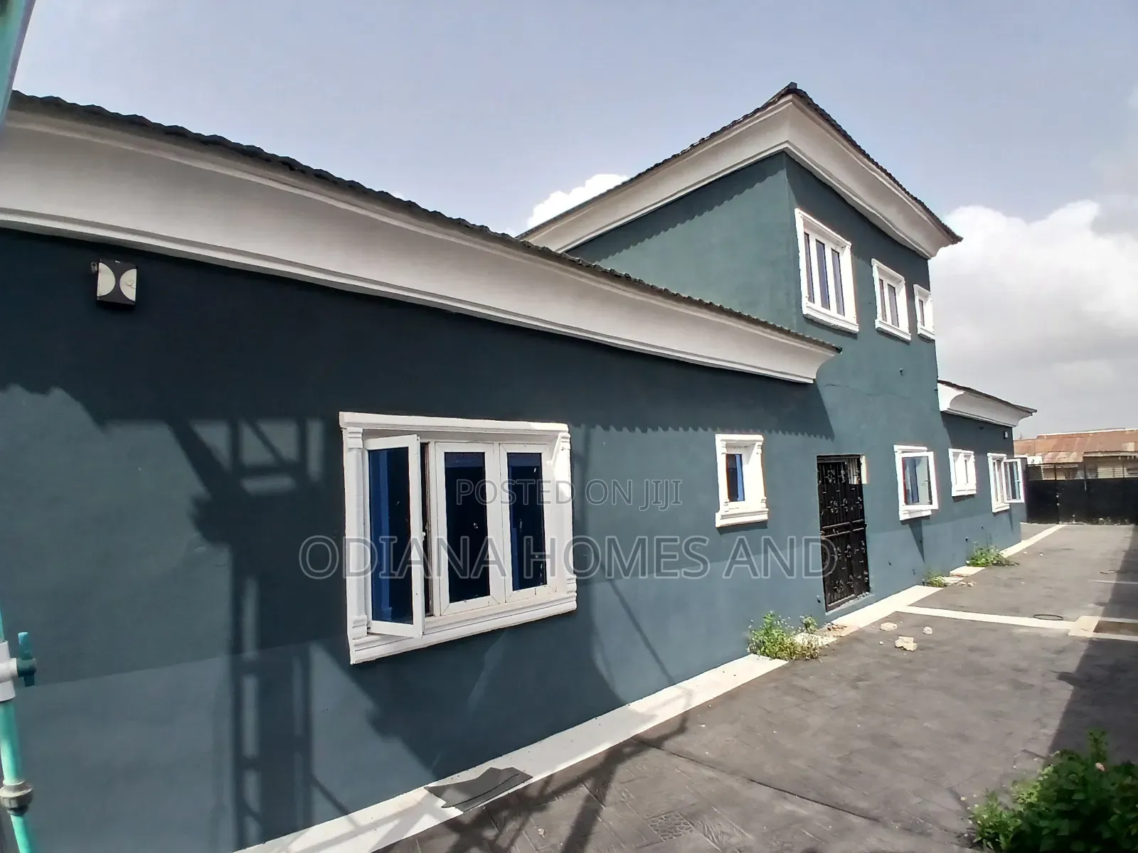 5bdrm Bungalow in Akoto Estate, Elebu, Ibadan for sale in Ibadan