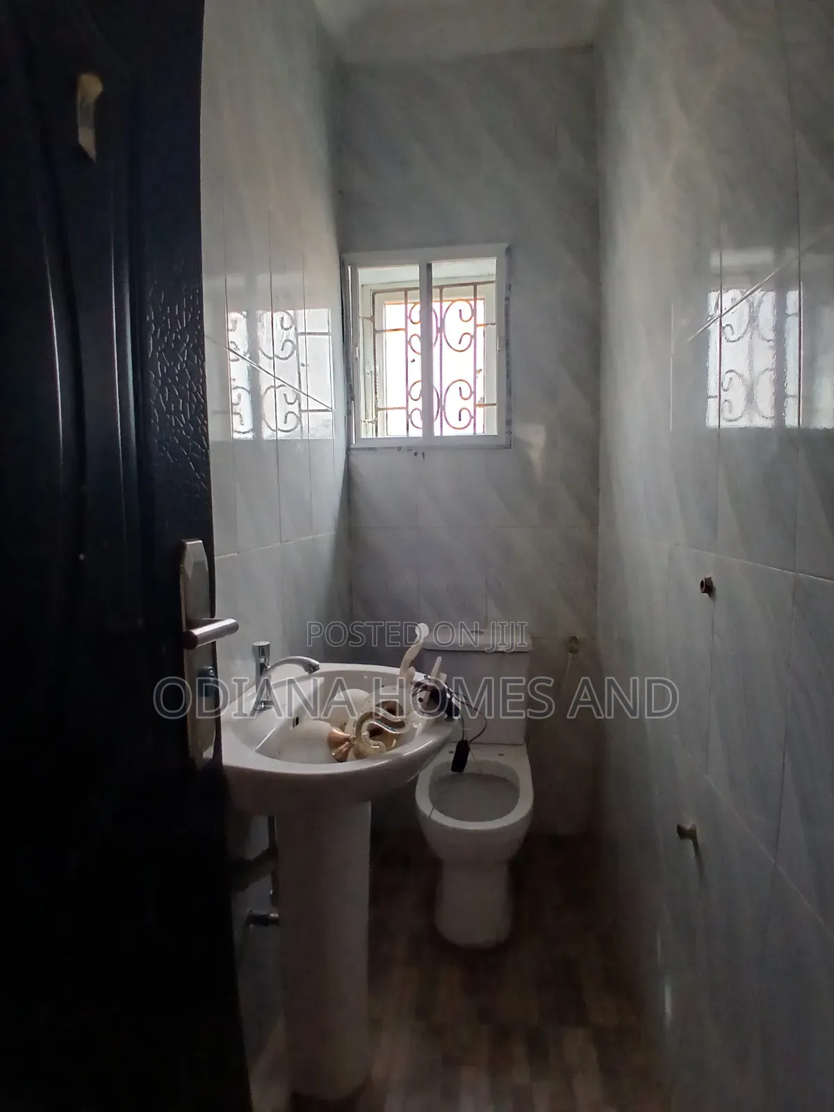 5bdrm Bungalow in Akoto Estate, Elebu, Ibadan for sale in Ibadan