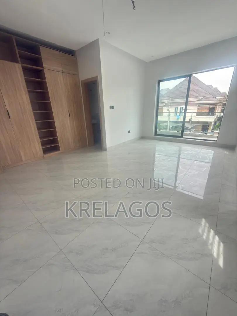 4bdrm Duplex in Chevron for sale in Chevron
