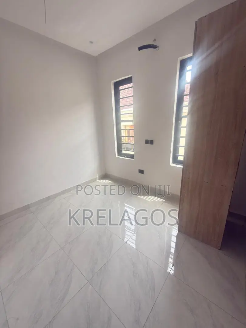 4bdrm Duplex in Chevron for sale in Chevron