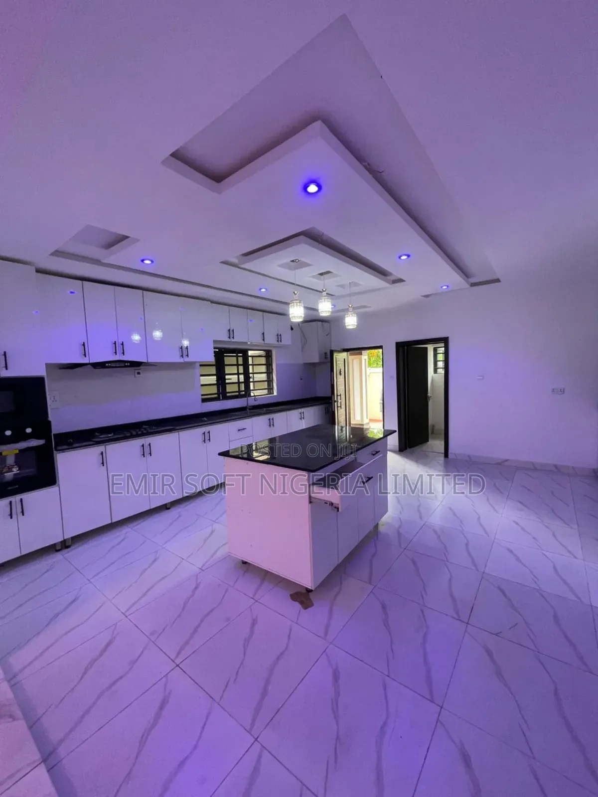 5bdrm Duplex in Oluyole Estate for sale in Oluyole Estate