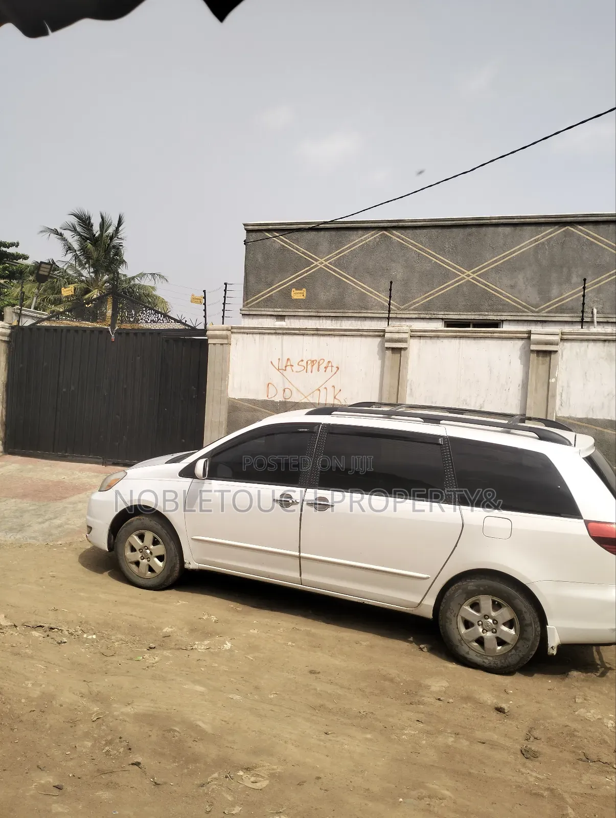 2bdrm Bungalow in Governor Road Ikotun for sale in Governors Road