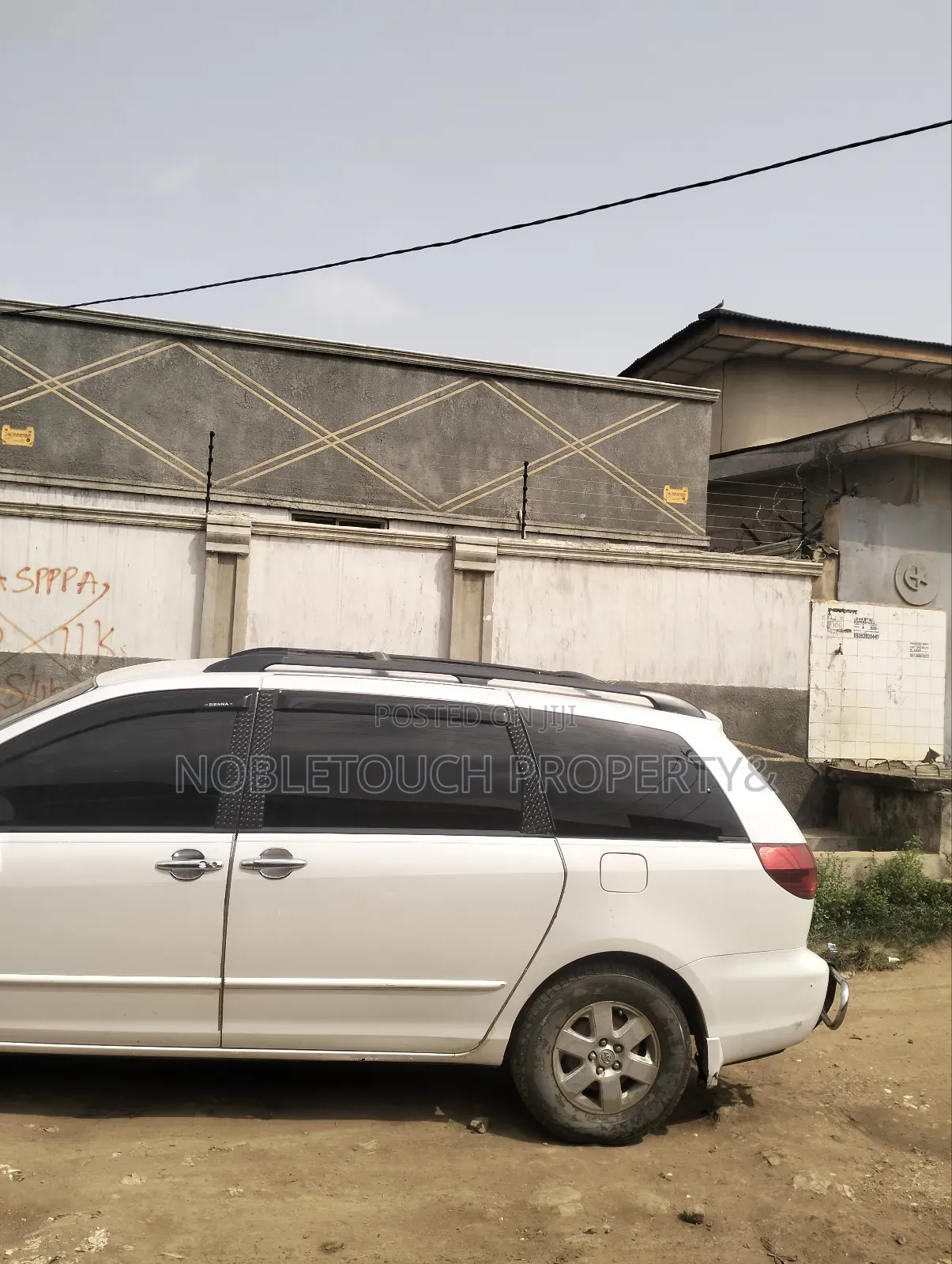2bdrm Bungalow in Governor Road Ikotun for sale in Governors Road