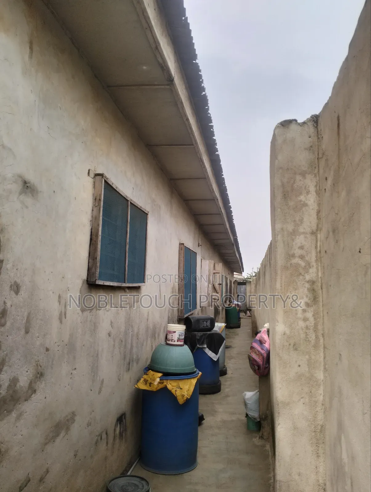 8bdrm Bungalow in Off Bayota Street for sale in Governors Road