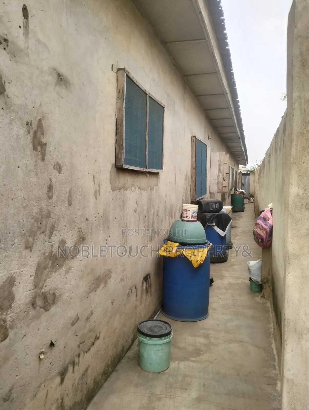 8bdrm Bungalow in Off Bayota Street for sale in Governors Road