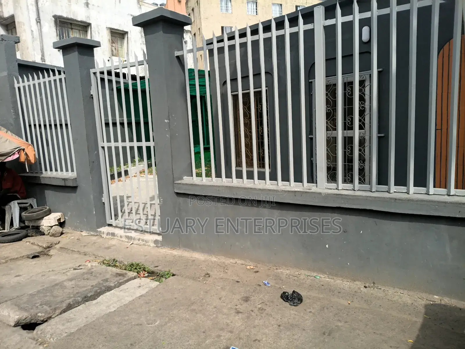 Bungalow for Rent in Onikan
