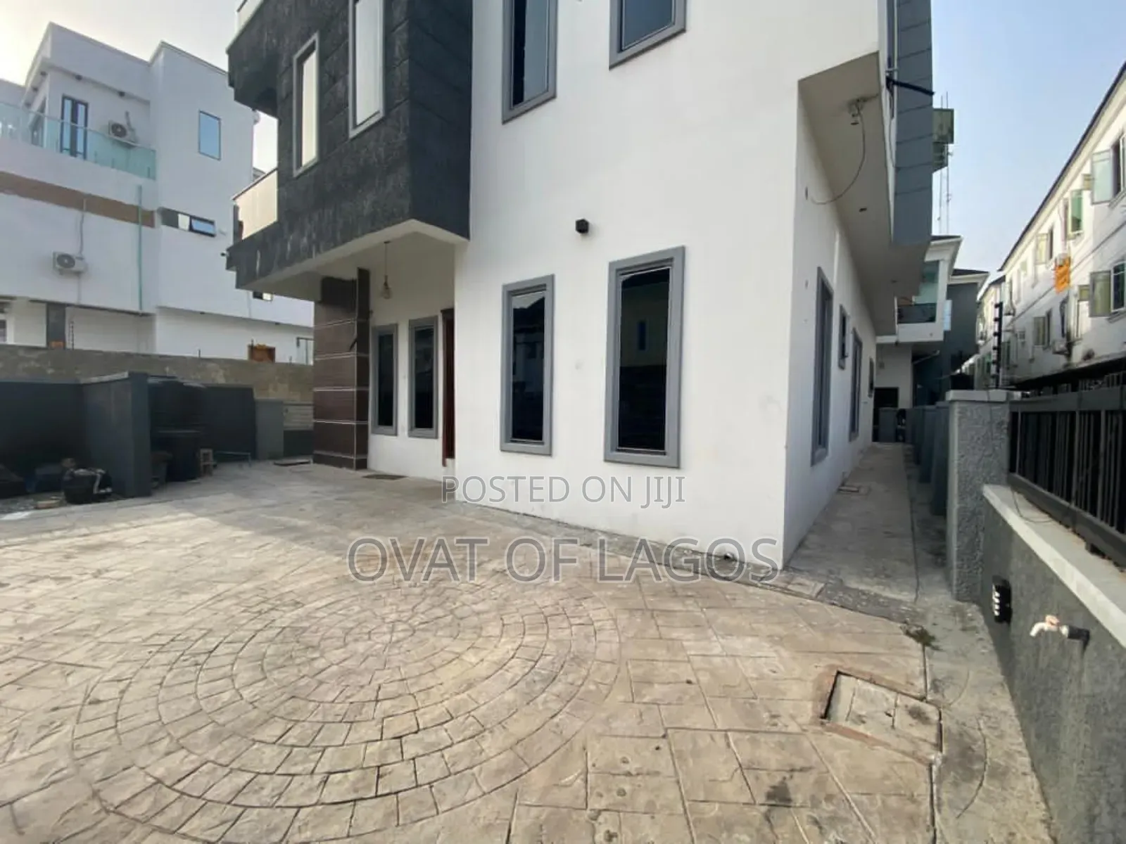 5bdrm Duplex in Ikota Villa for rent in Ikota