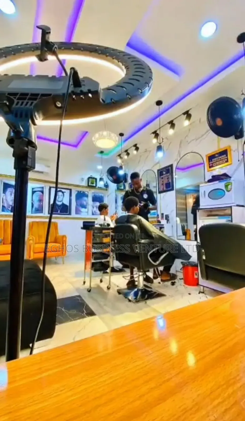 Unisex Salon Up for Sale at Okhoromi Off Airportroad Call in Benin City