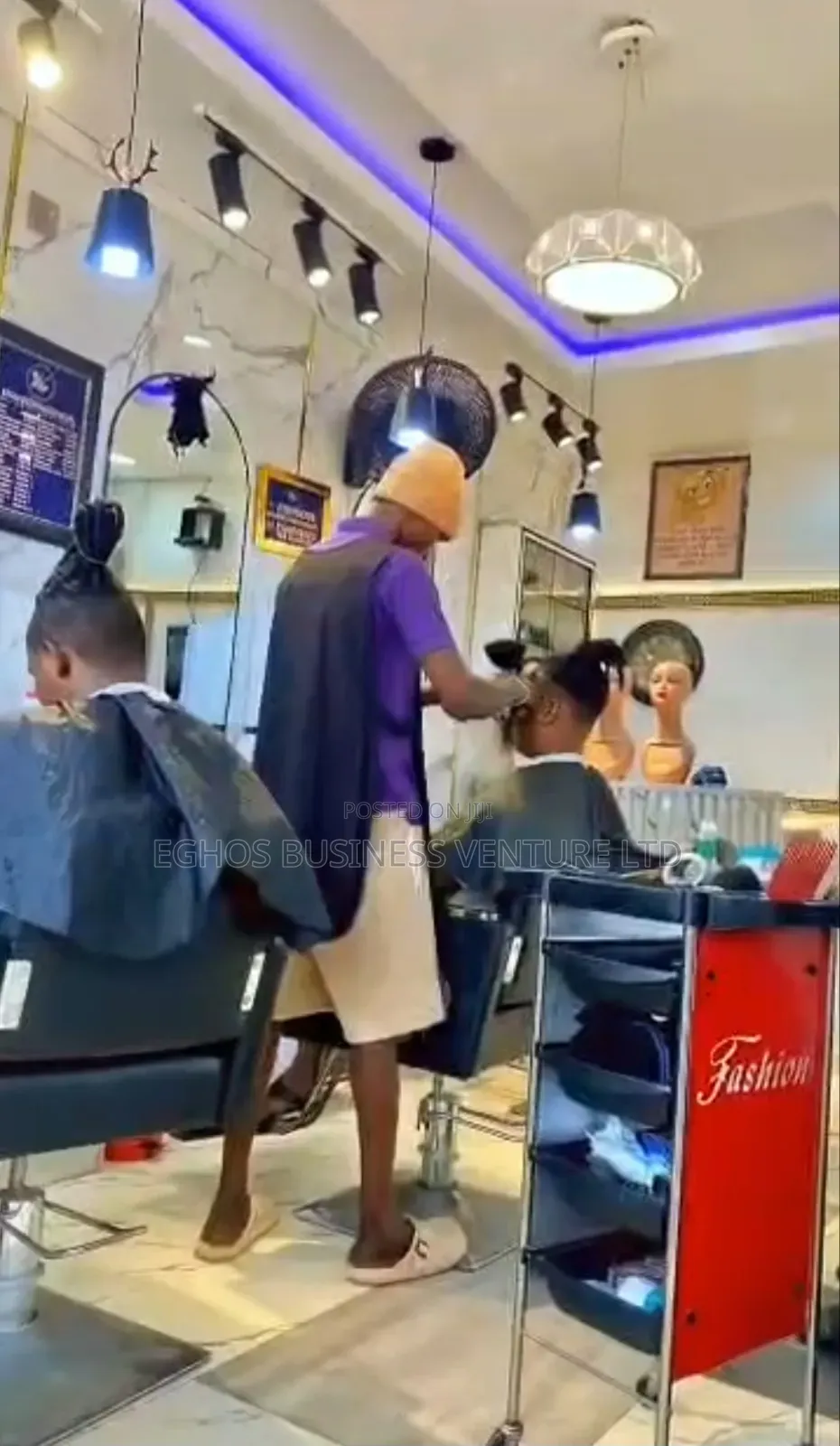 Unisex Salon Up for Sale at Okhoromi Off Airportroad Call in Benin City