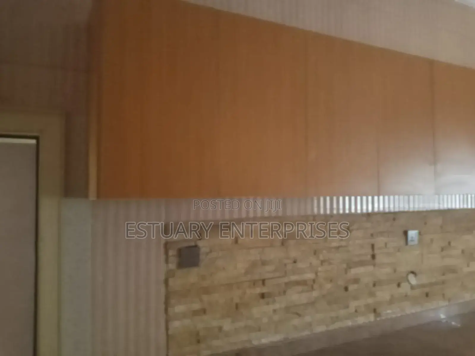 Bungalow for Rent in Onikan