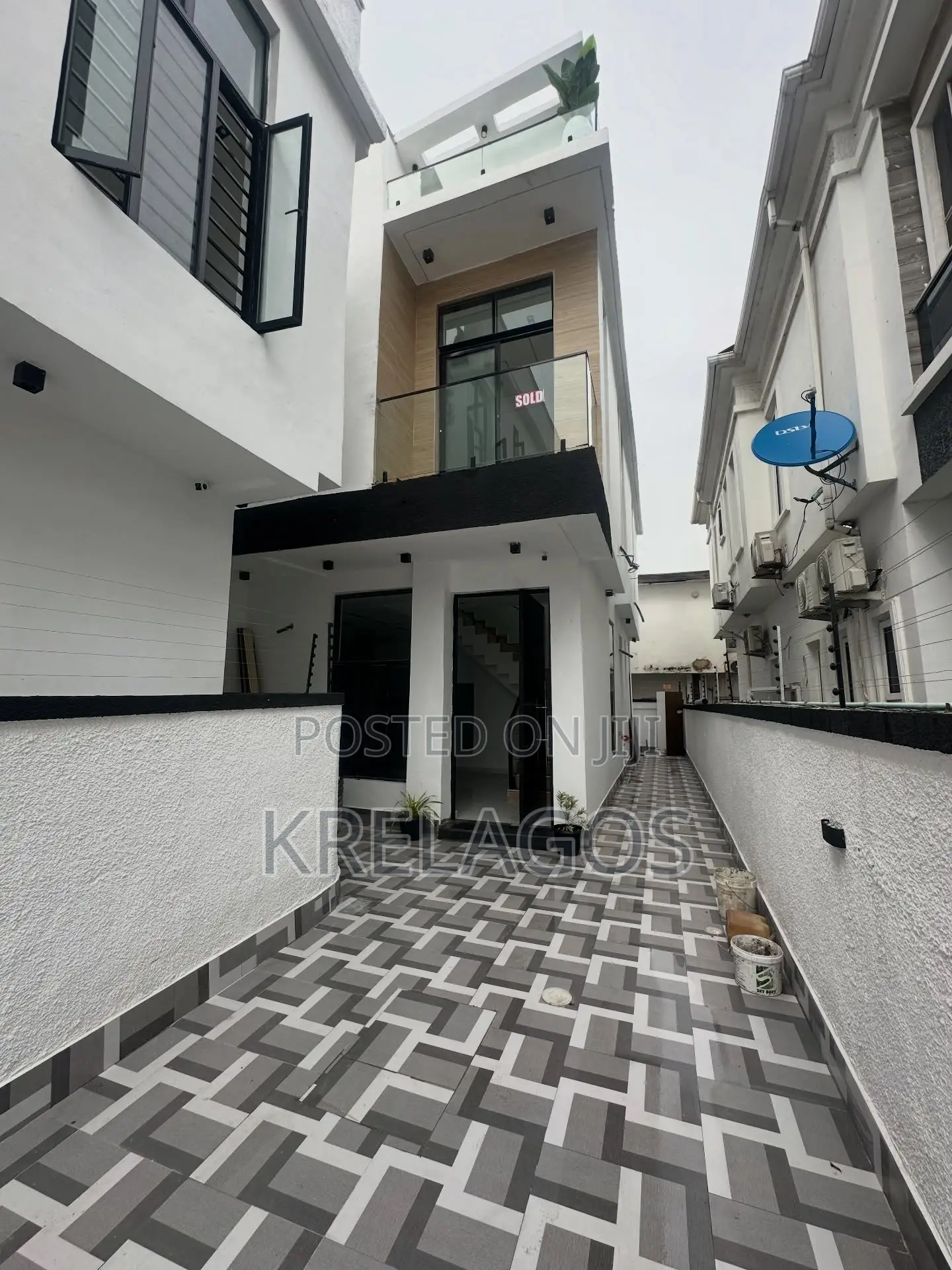 4bdrm Duplex in Orchid, Chevron for rent in Chevron