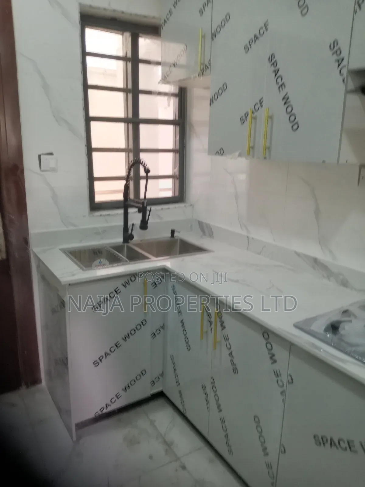 3bdrm Apartment in Ologolo, Lekki for rent in Lekki