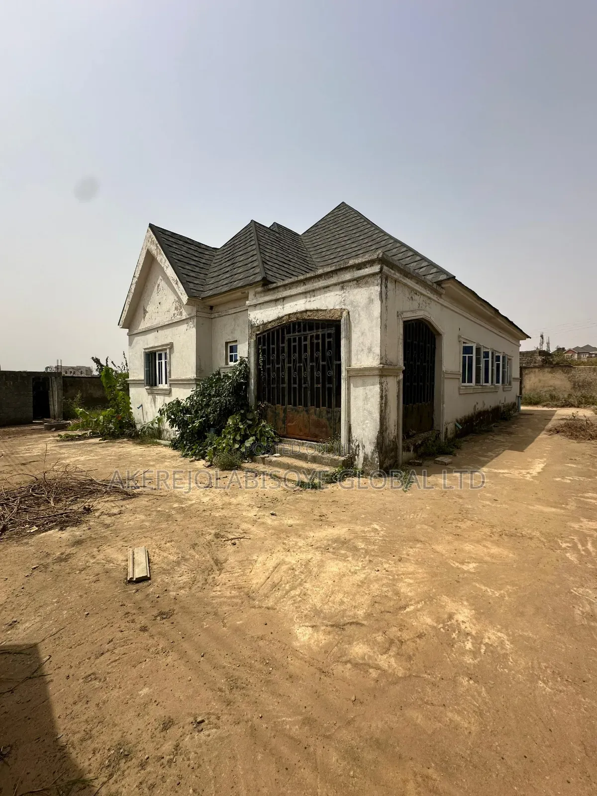 3bdrm Bungalow in In An Estate for sale in Gwarinpa