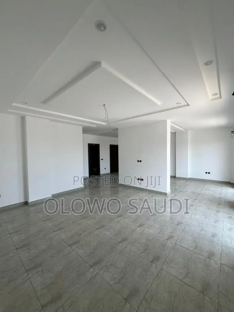 3bdrm Apartment in Banana Island Road for rent in Banana Island