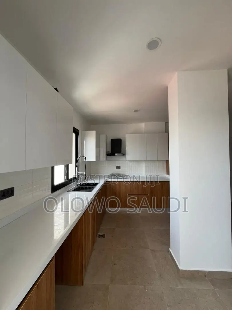 3bdrm Apartment in Banana Island Road for rent in Banana Island