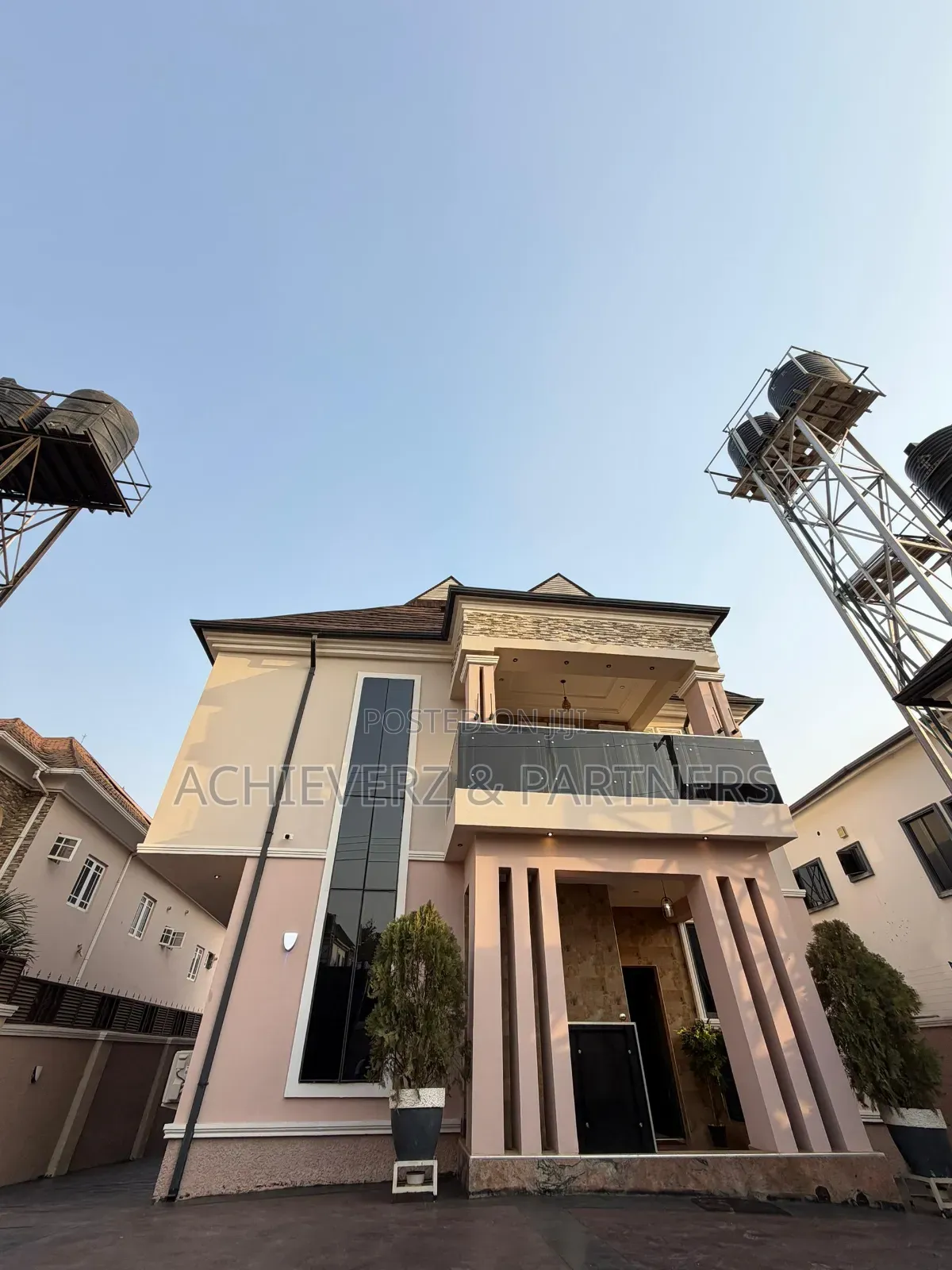 5bdrm Duplex in Apo Resettlement for sale in Apo Resettlement