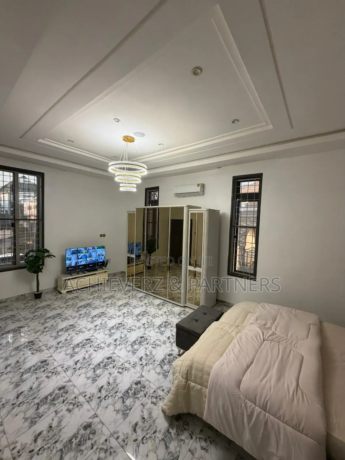 5bdrm Duplex in Apo Resettlement for sale in Apo Resettlement