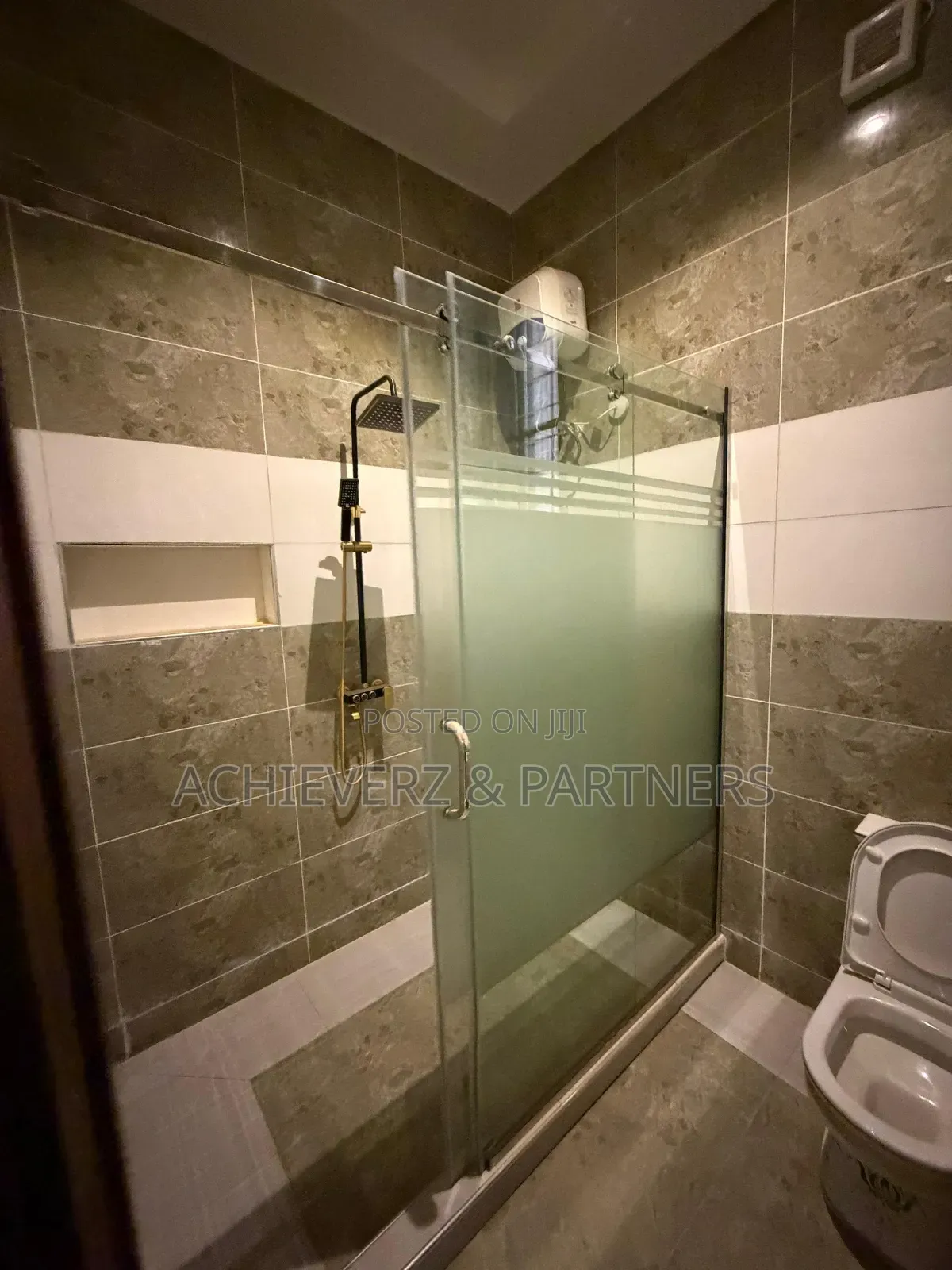 5bdrm Duplex in Apo Resettlement for sale in Apo Resettlement