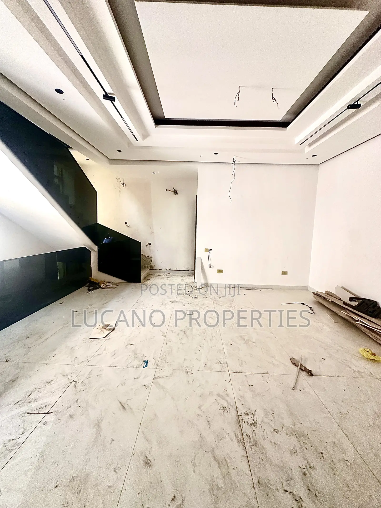 5bdrm Duplex in Utako District for sale in Utako