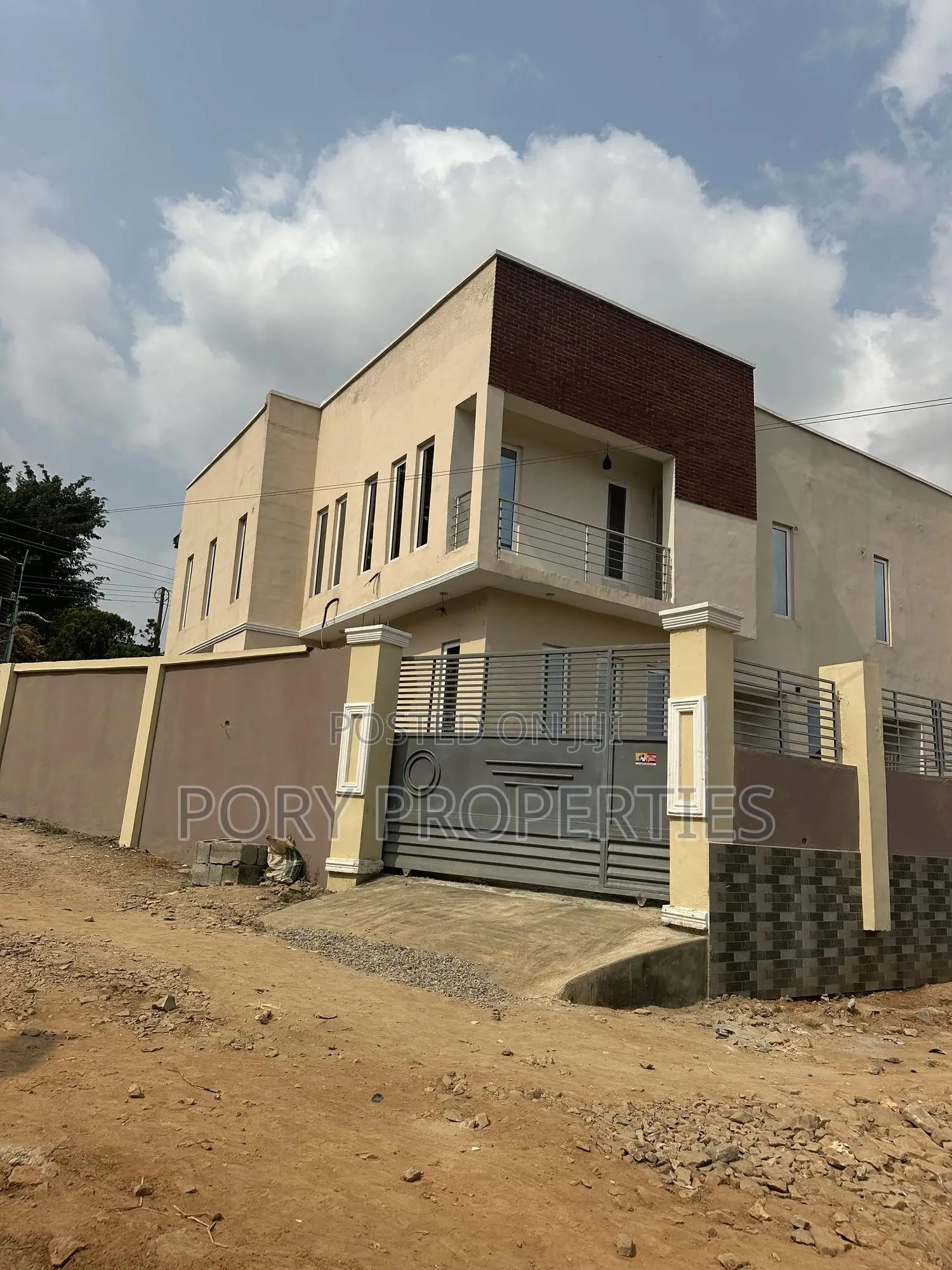 Furnished 4bdrm Duplex in S & T, Jericho for sale in Jericho