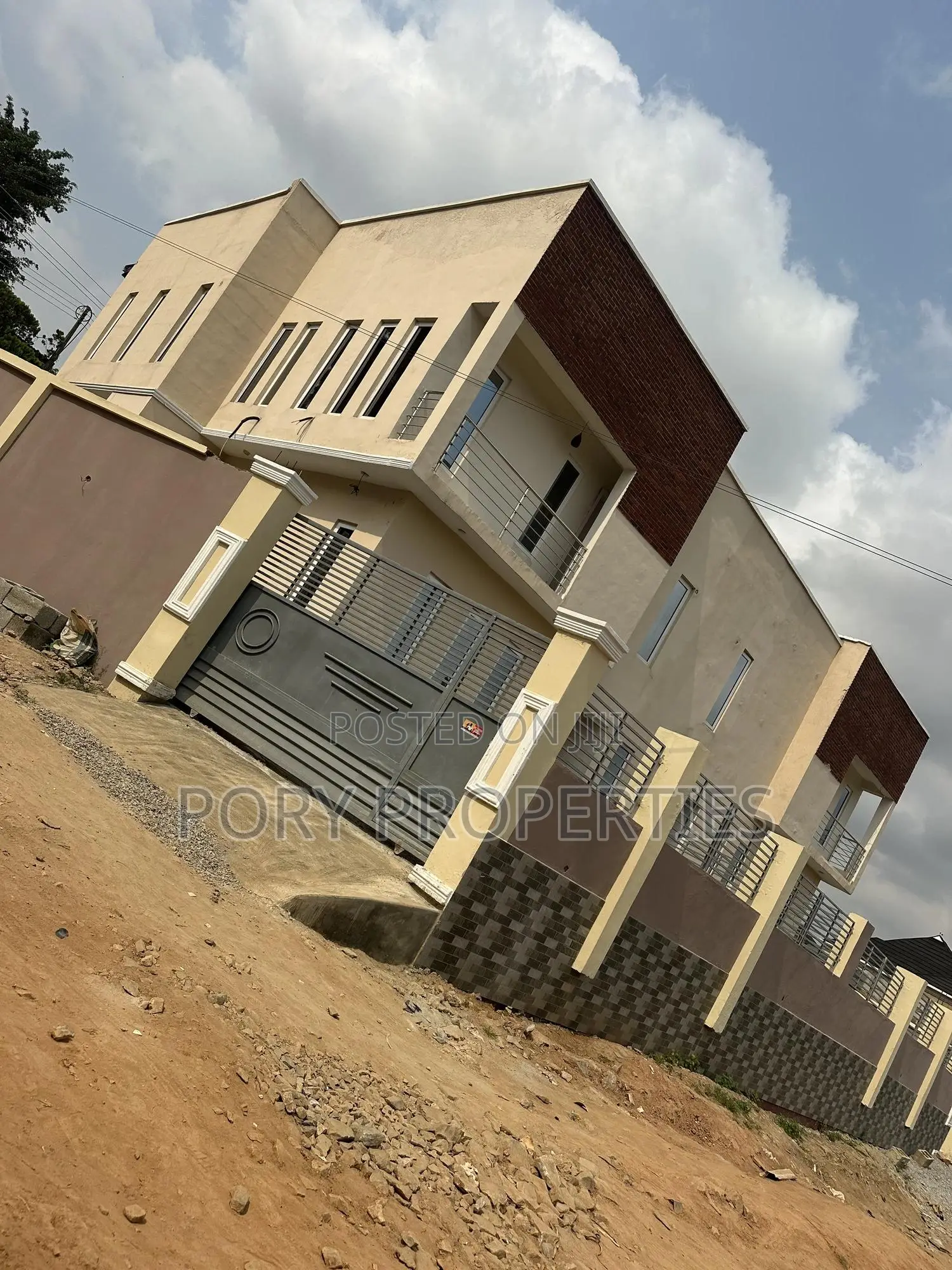 Furnished 4bdrm Duplex in S & T, Jericho for sale in Jericho