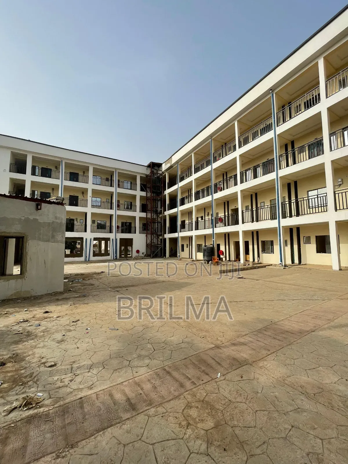 Shops Space in Wuse for Sale! in Zone 6 / Wuse