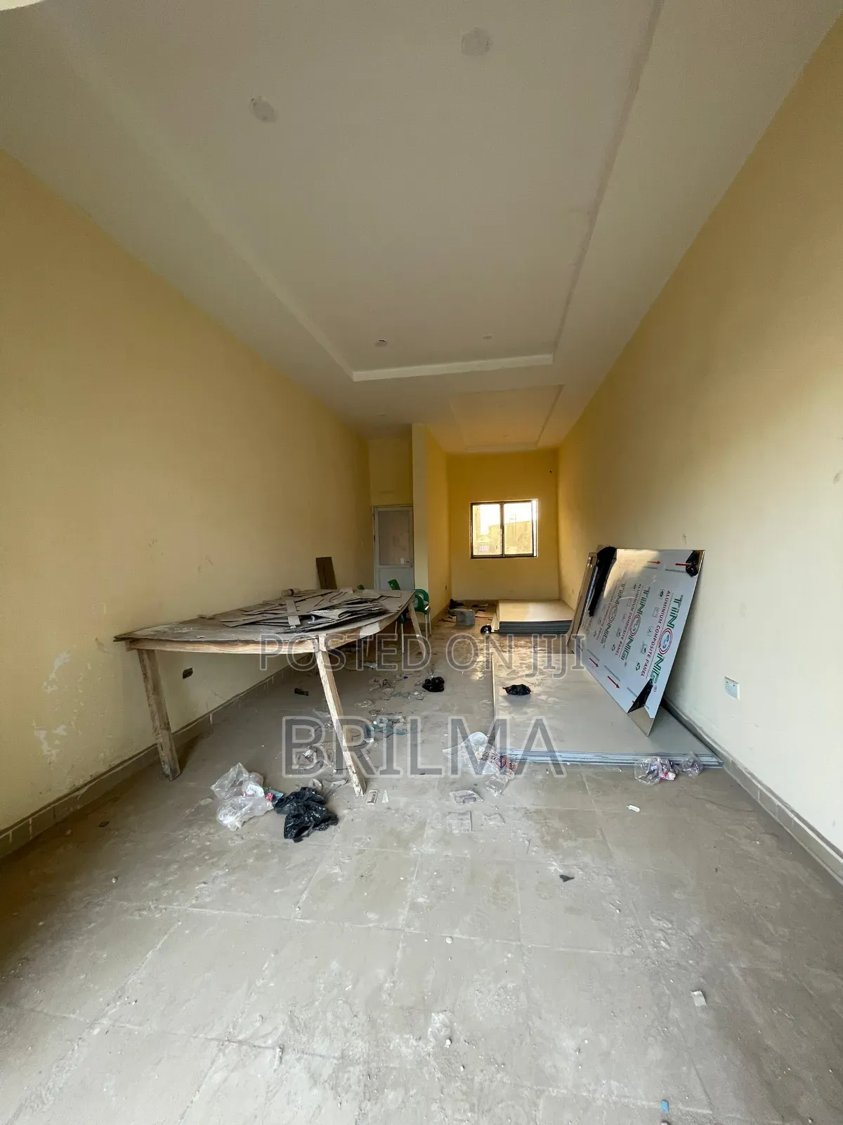 Shops Space in Wuse for Sale! in Zone 6 / Wuse