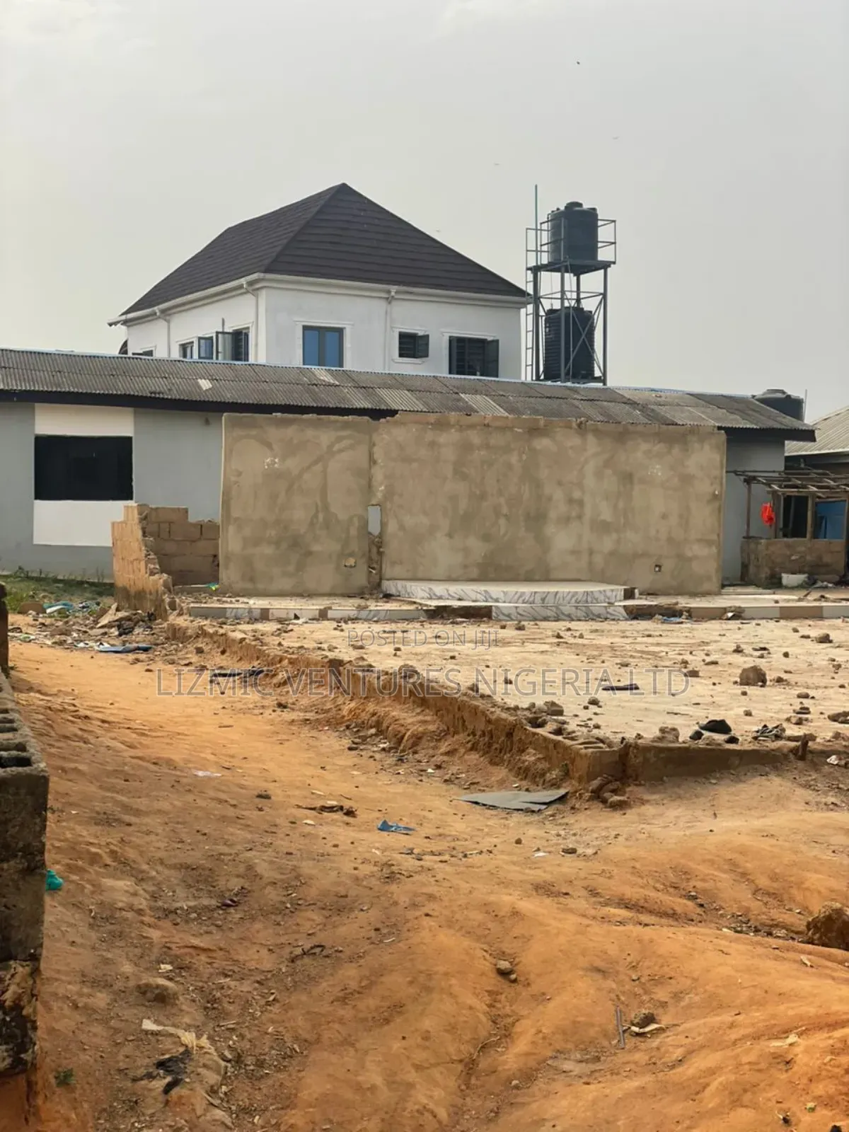 3bdrm Bungalow in Agric Estate, Igando / Ikotun/Igando for sale in Igando / Ikotun/Igando
