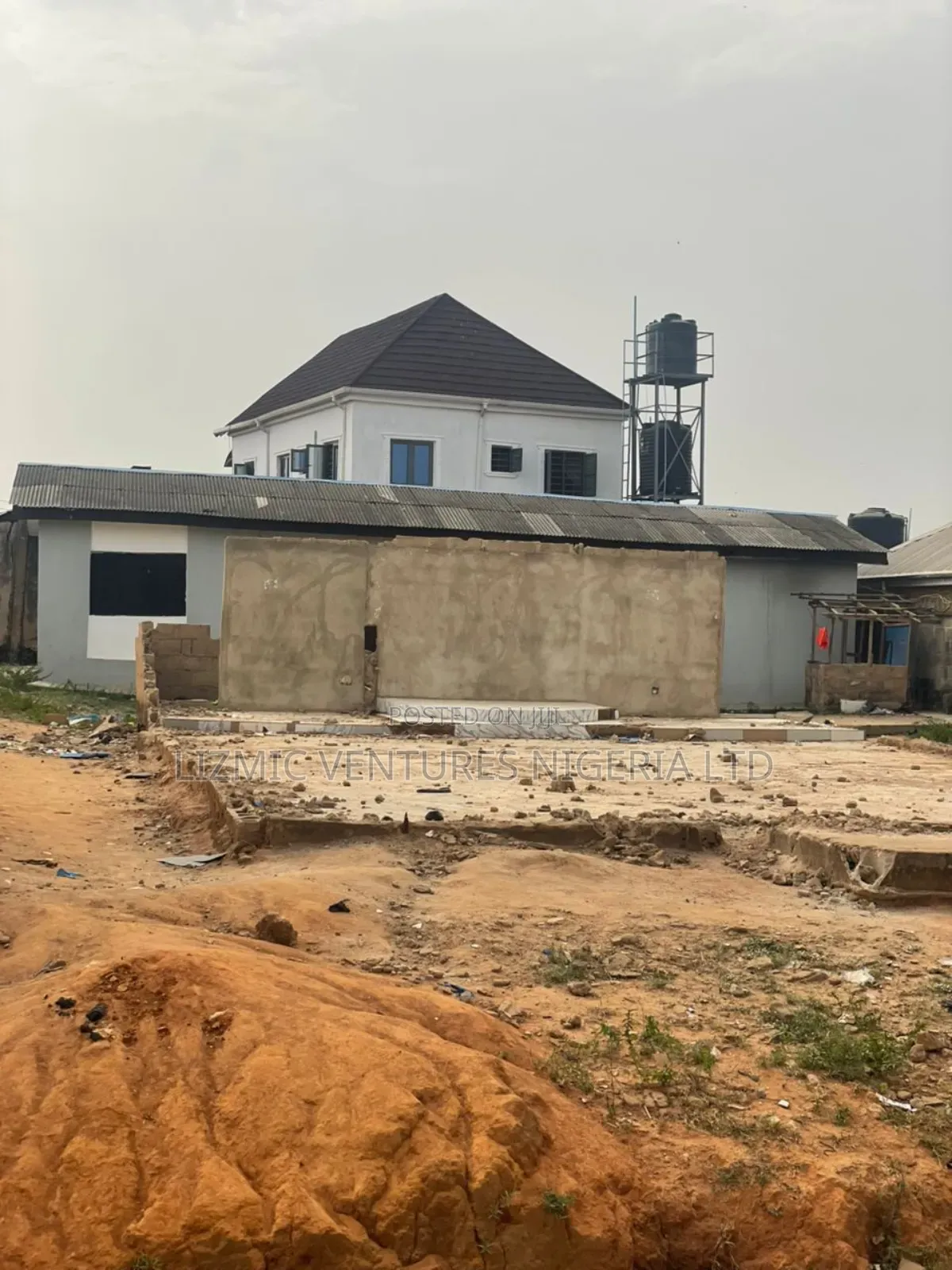 3bdrm Bungalow in Agric Estate, Igando / Ikotun/Igando for sale in Igando / Ikotun/Igando