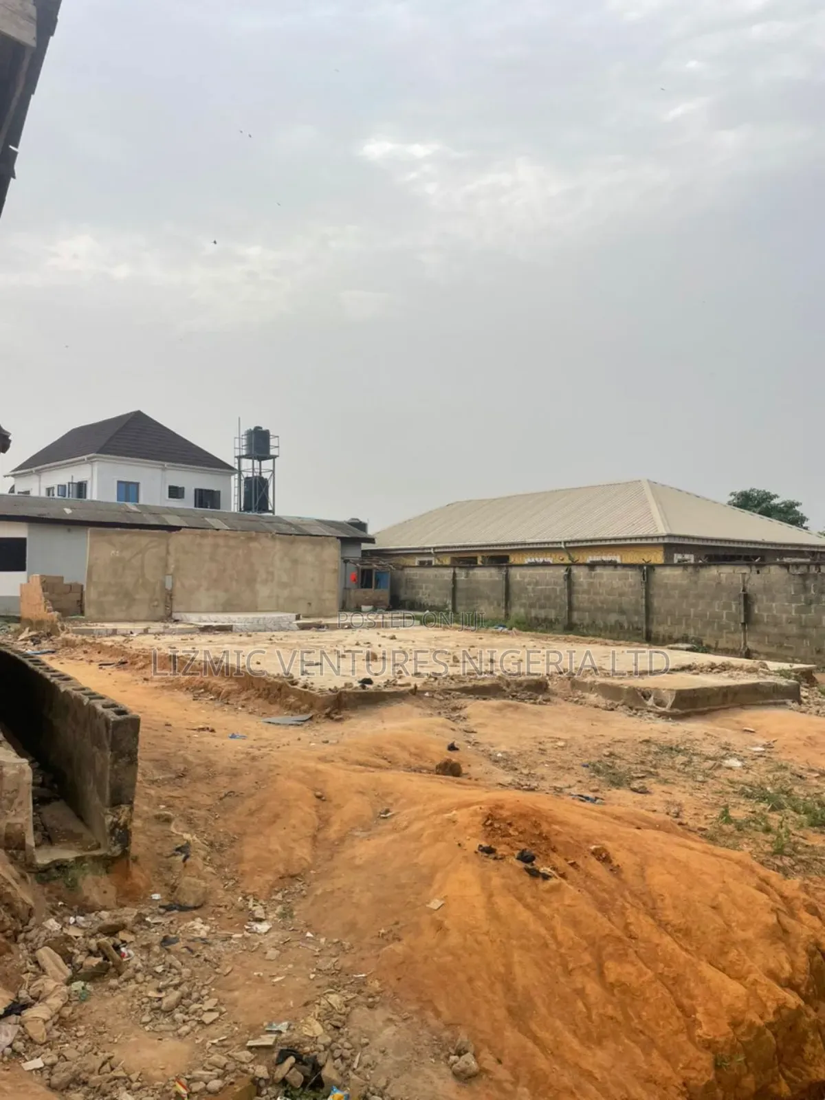 3bdrm Bungalow in Agric Estate, Igando / Ikotun/Igando for sale in Igando / Ikotun/Igando