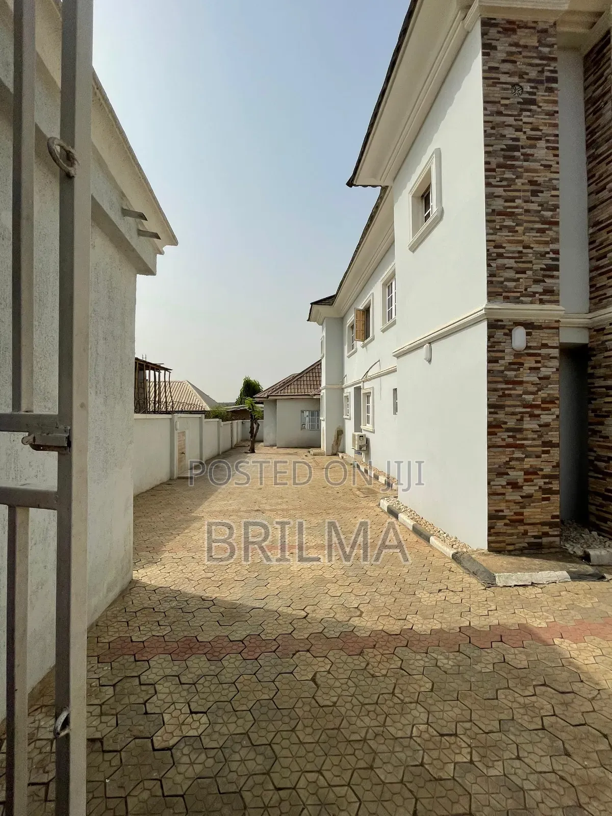 6bdrm Duplex in Zone 6 / Wuse for sale in Zone 6 / Wuse