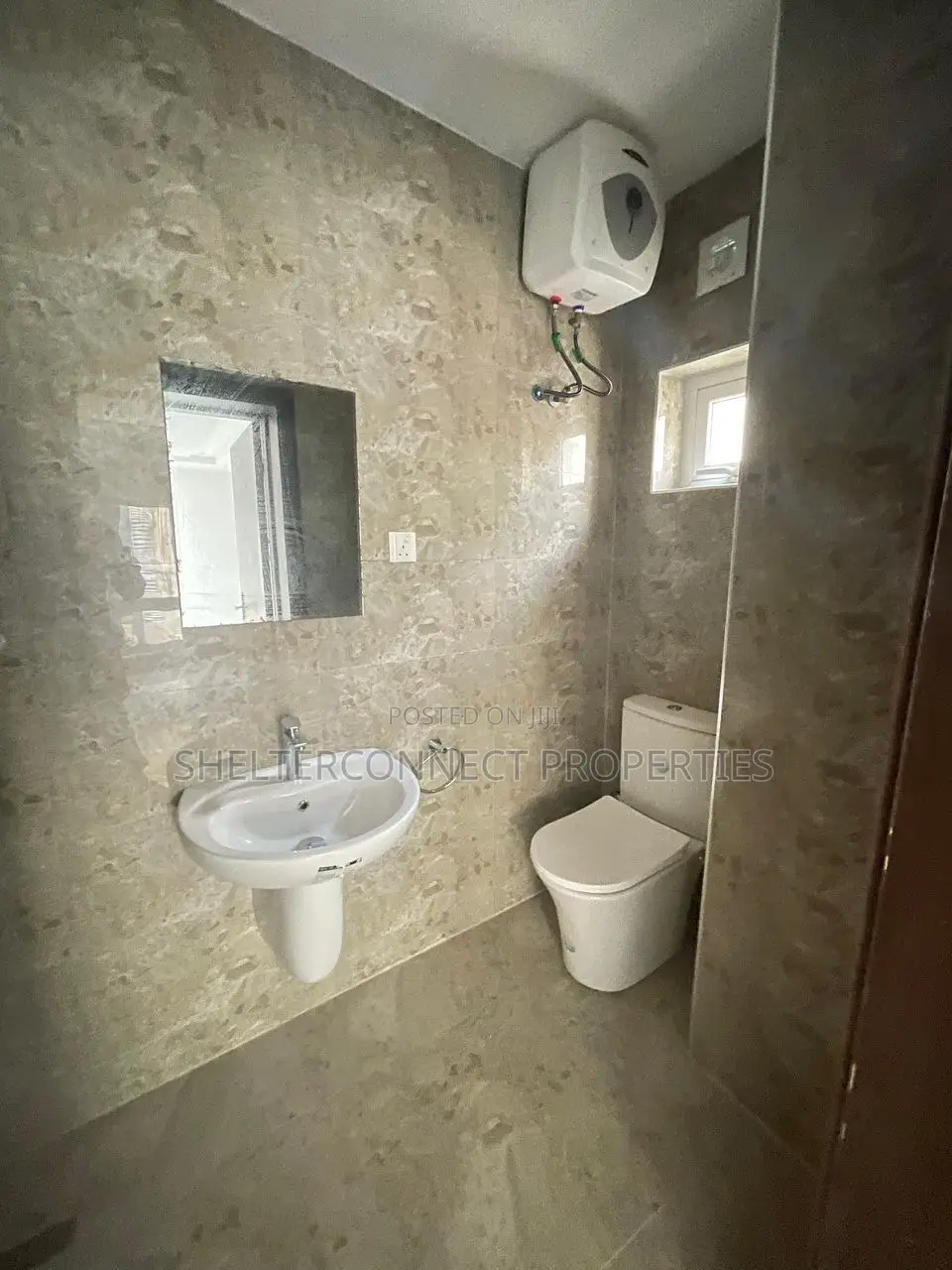 Furnished 2bdrm Apartment in Osapa london for sale in Osapa london