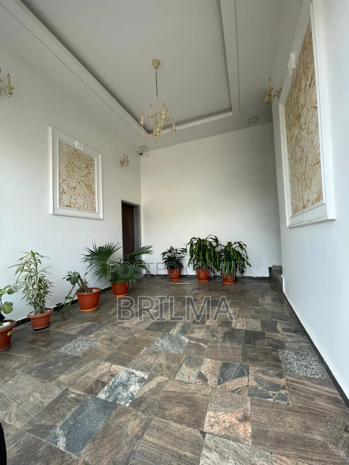 Hotel in Wuse for Sale in Zone 5 / Wuse