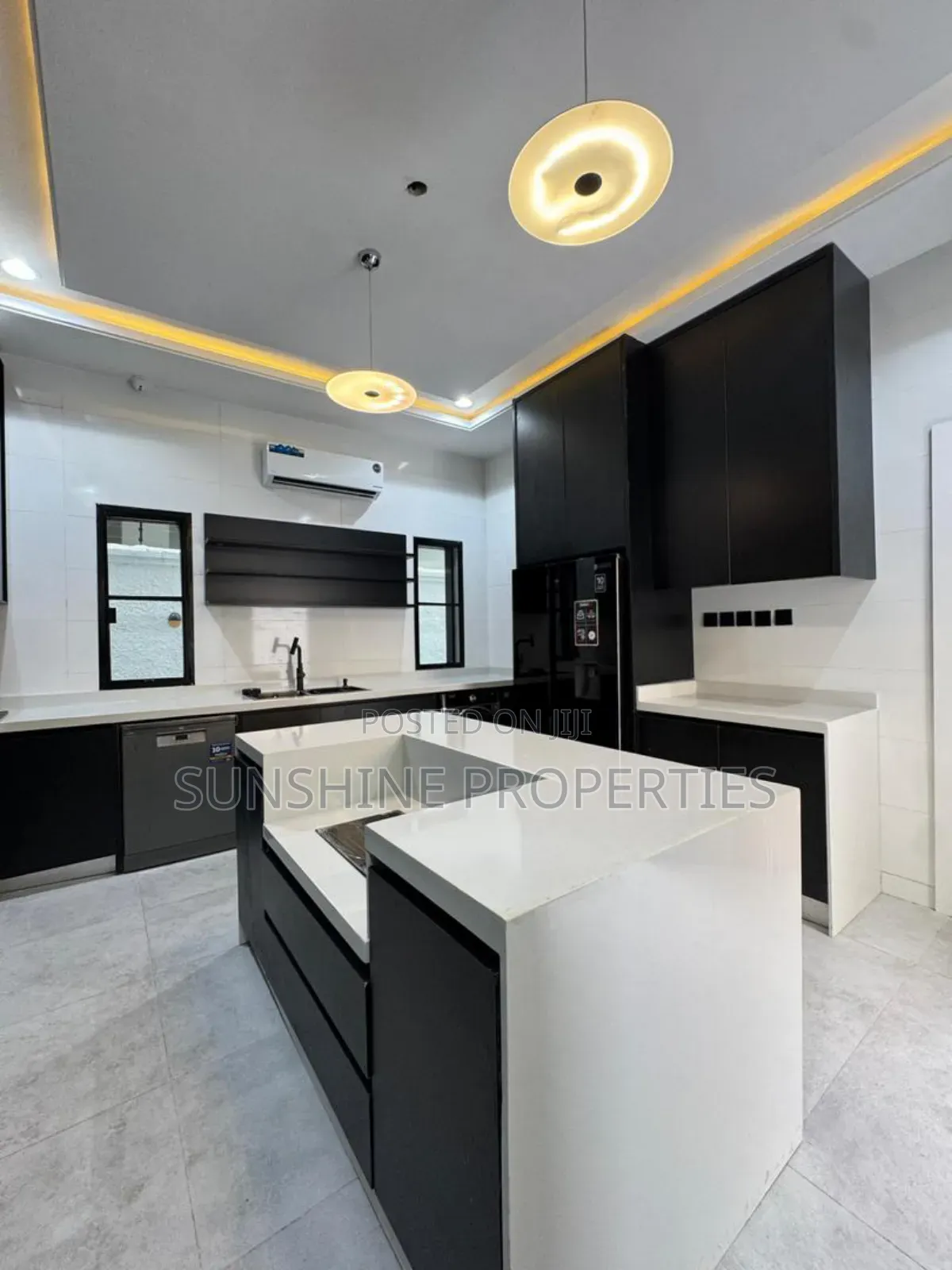 4bdrm Duplex in Lekki Phase 1 for sale in Lekki Phase 1