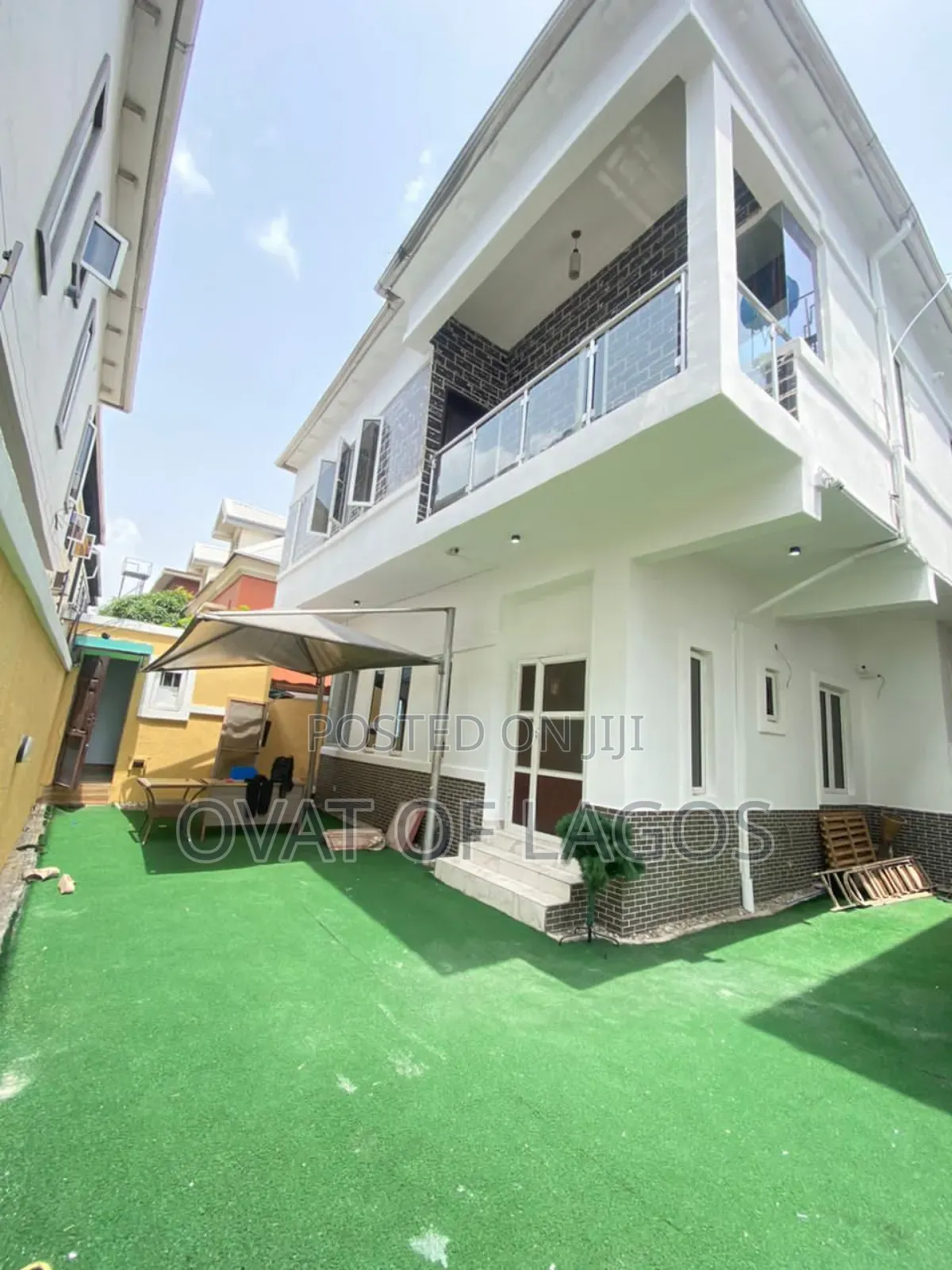 5bdrm Duplex in Chevron for rent in Chevron