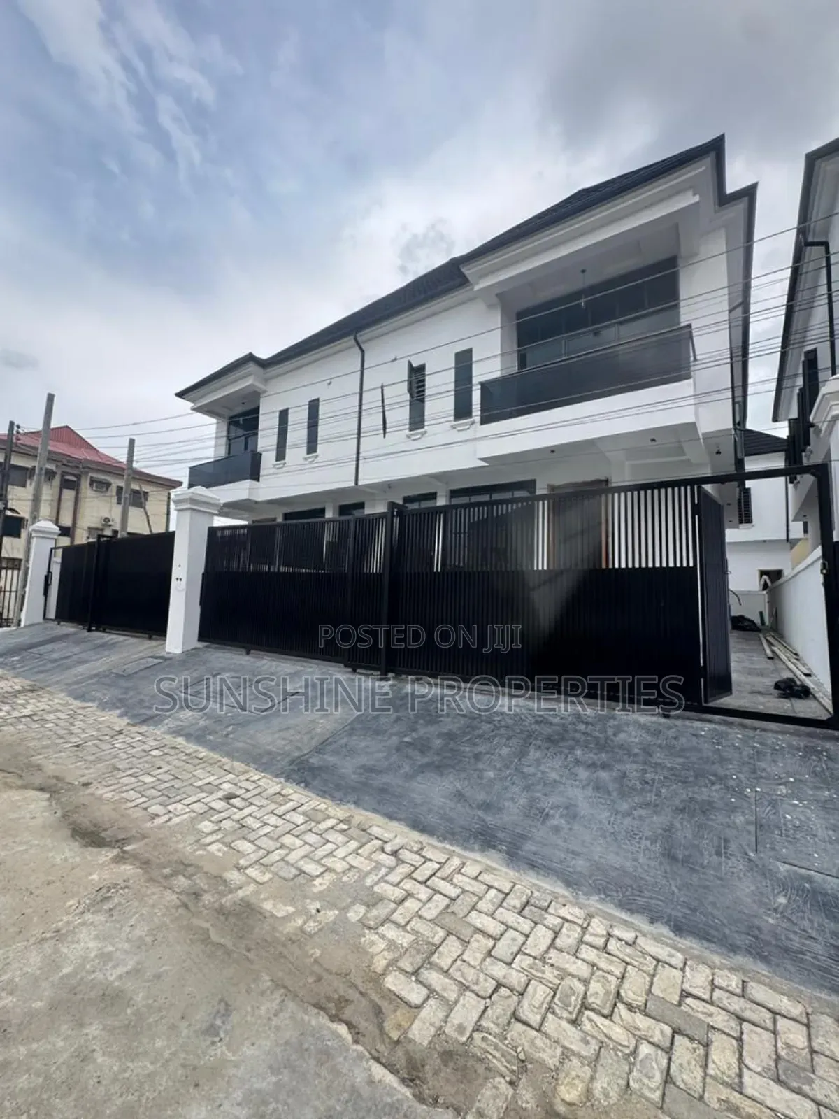 4bdrm Duplex in Osapa london for sale in Osapa london