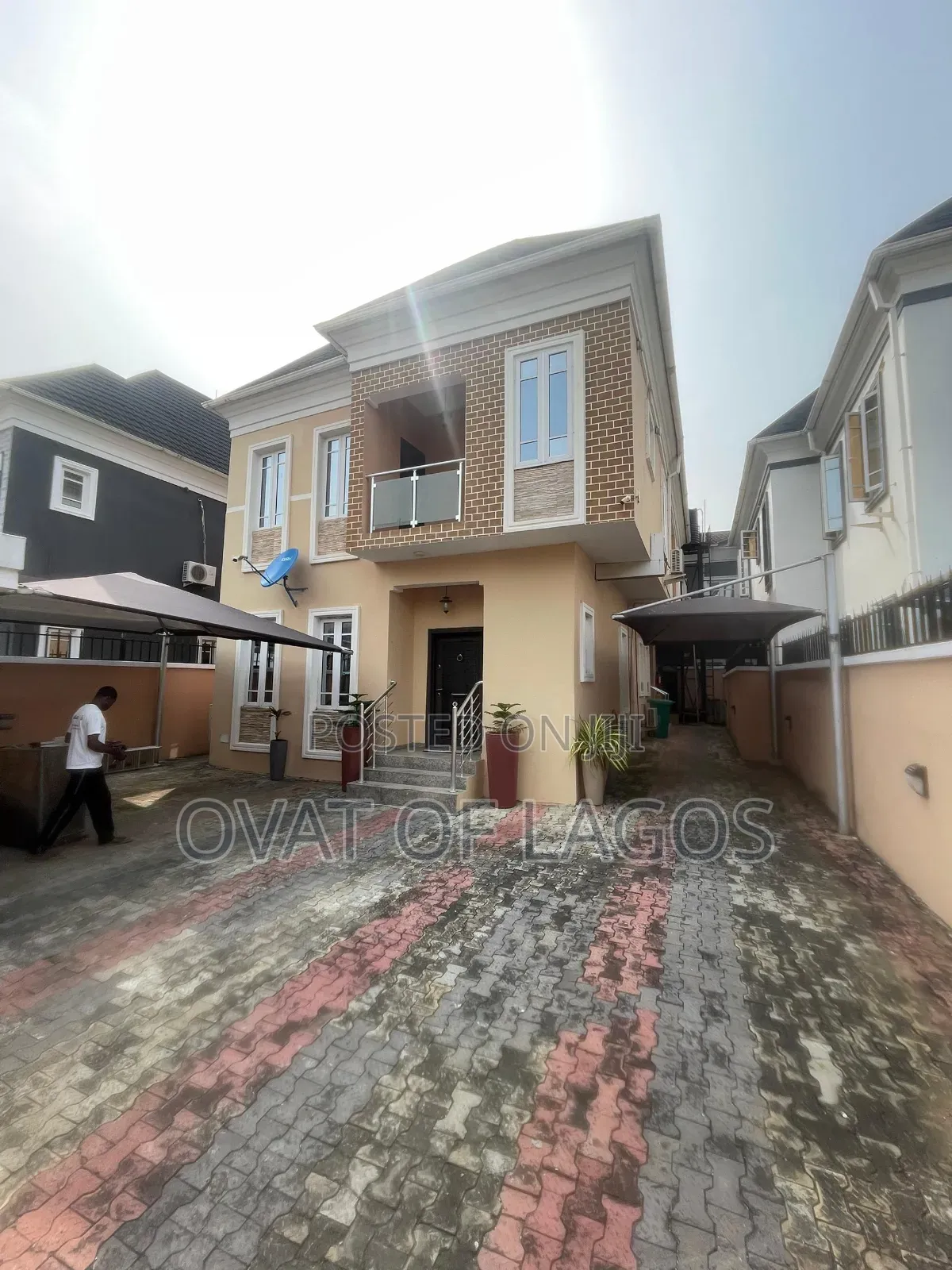 4bdrm Duplex in Chevron for rent in Chevron
