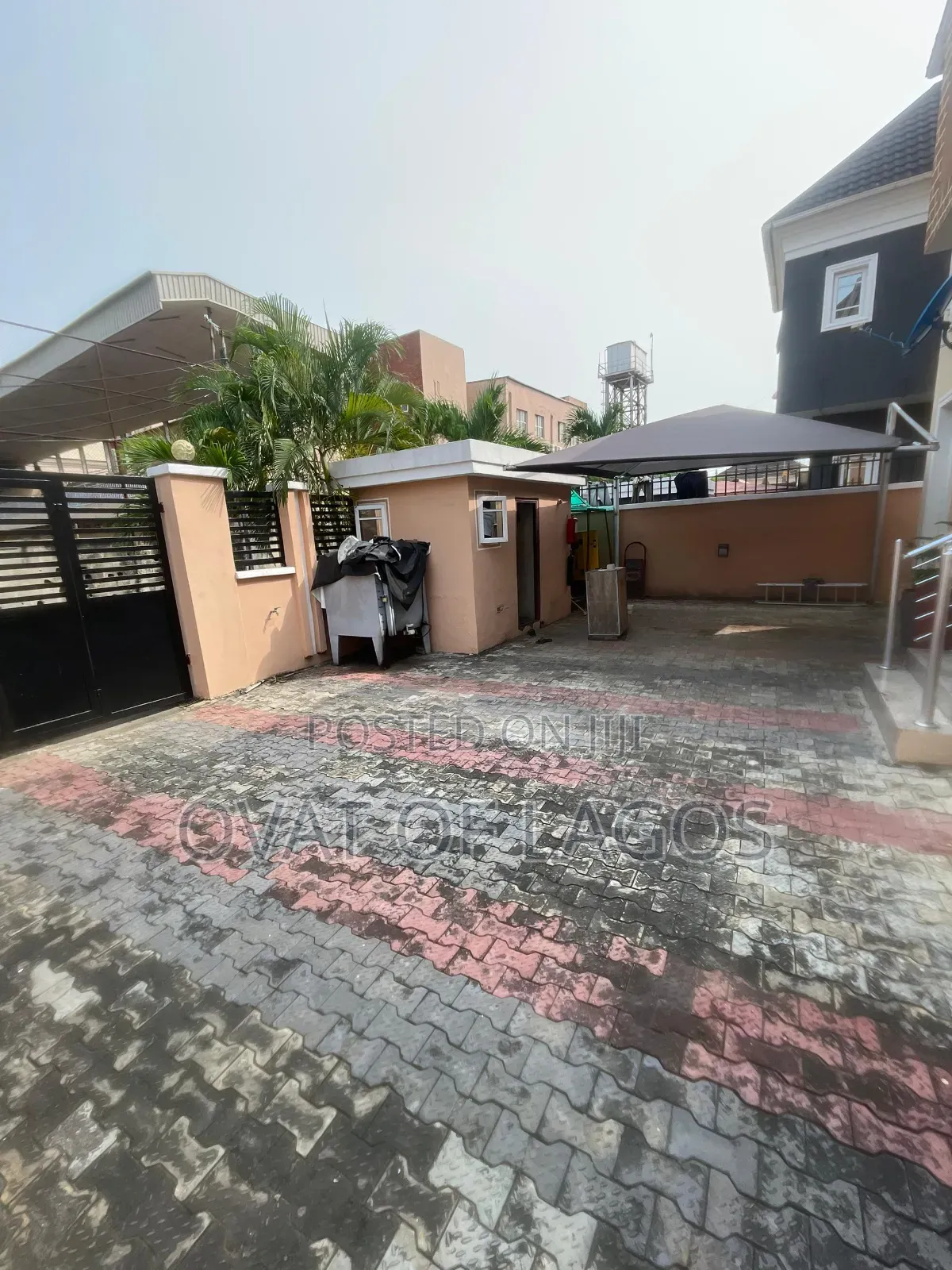4bdrm Duplex in Chevron for rent in Chevron