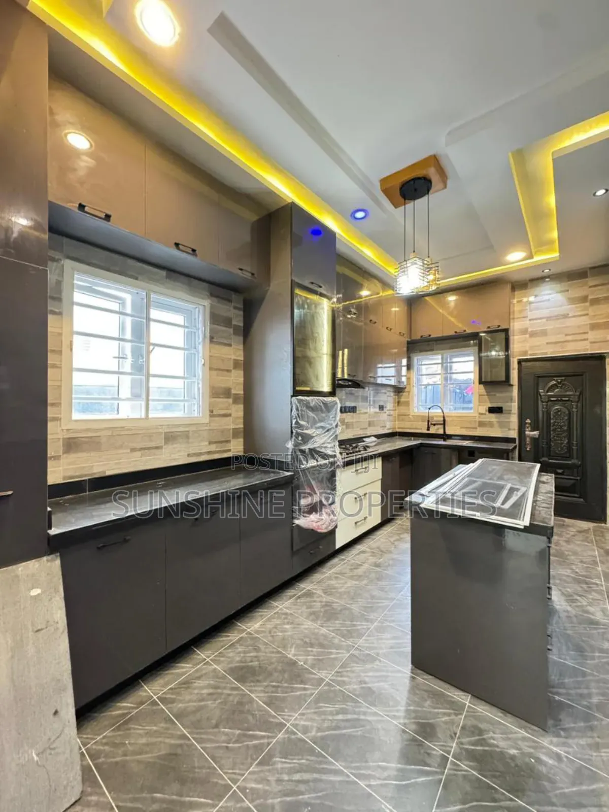 5bdrm Duplex in Osapa london for sale in Osapa london