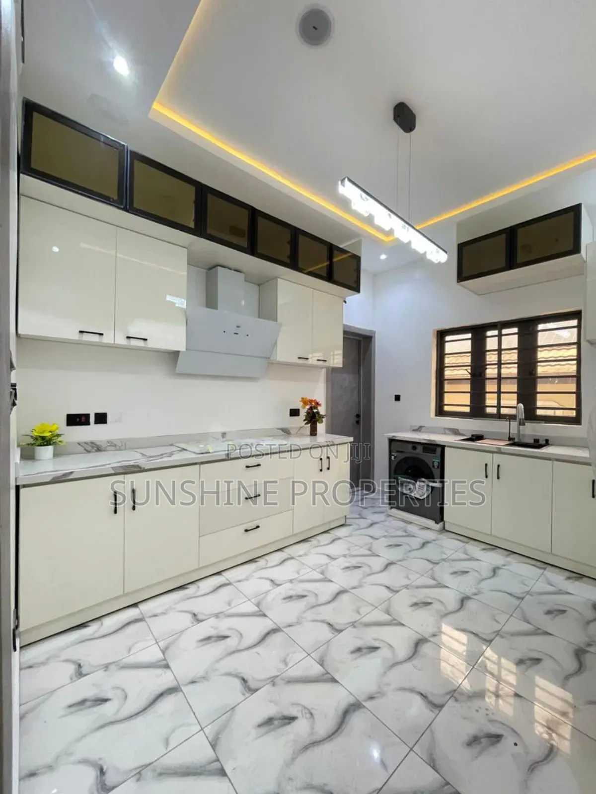 4bdrm Duplex in Lekki Phase 1 for sale in Lekki Phase 1