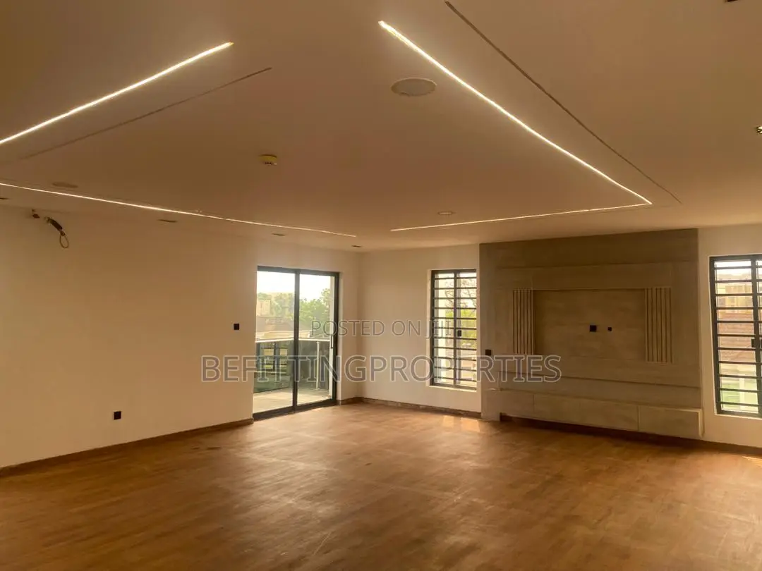 7bdrm Mansion in Ikeja GRA for sale in Ikeja GRA