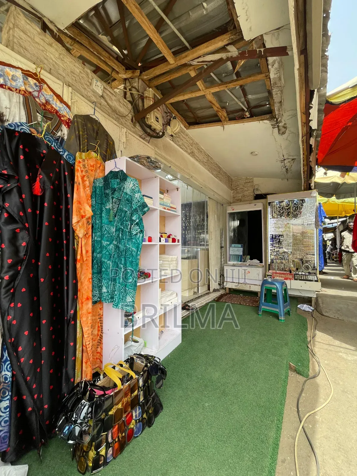 9sqm Shop in Wuse Market for Sale! in Zone 5 / Wuse