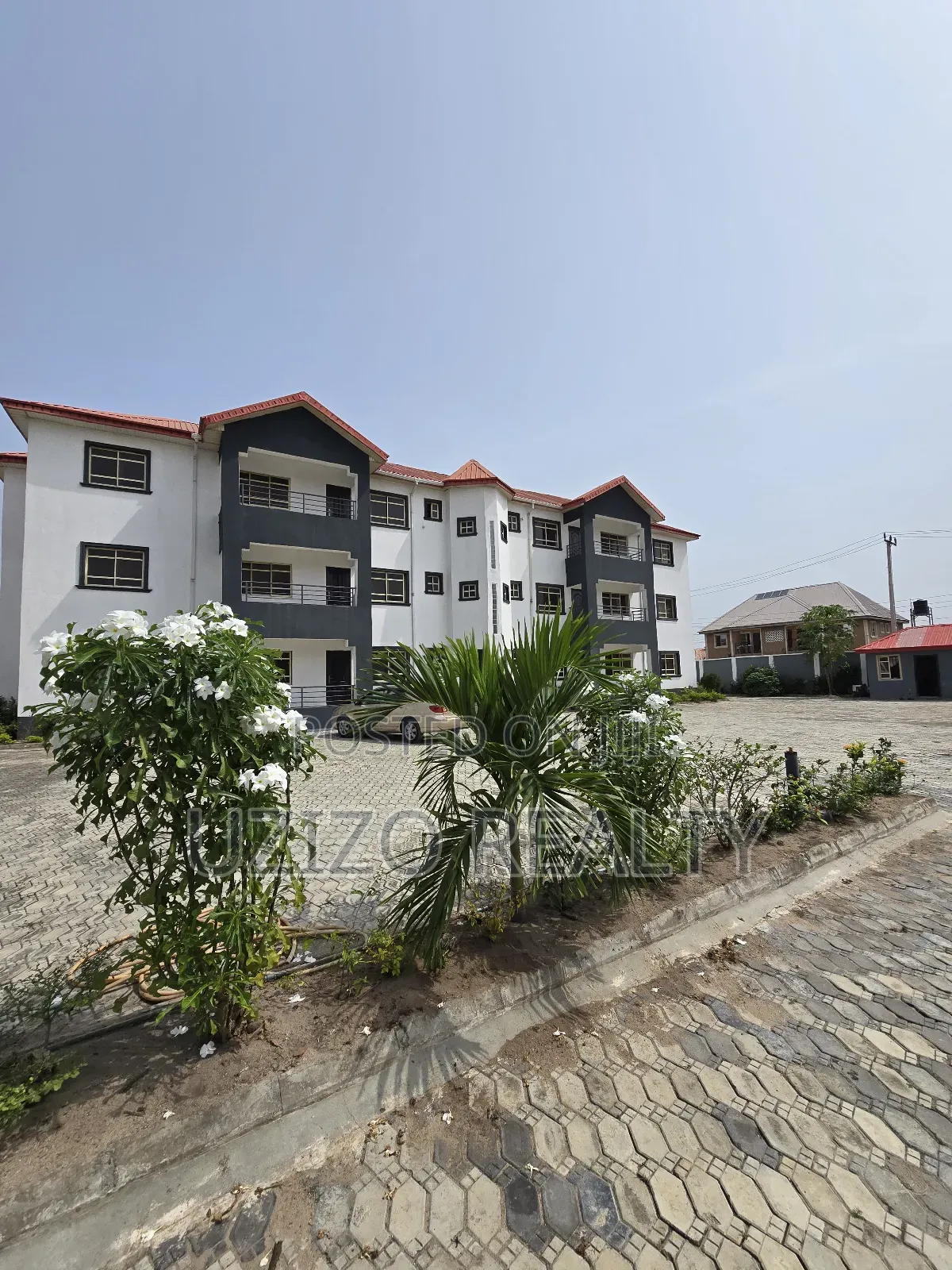 3bdrm Block of Flats in Abijo for sale in Abijo